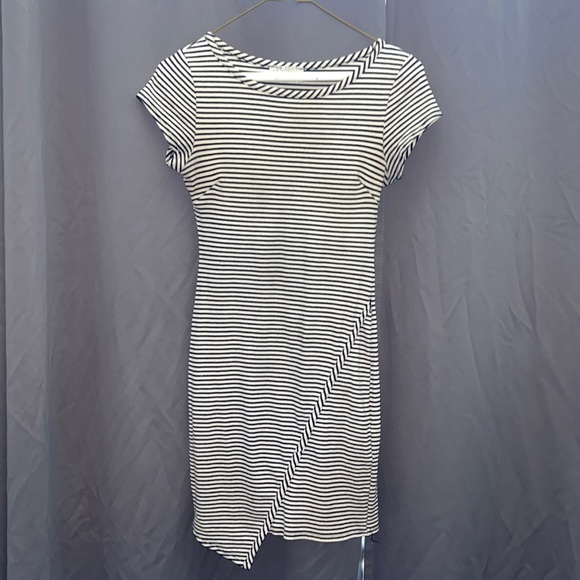 50% OFF M BOUTIQUE DRESS - Picture 1 of 2